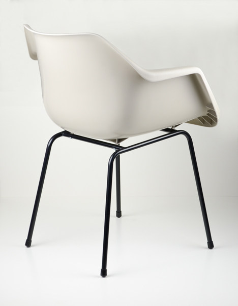 robin-day-polypropylene-chair-relaunch_Dezeen_sq.jpg