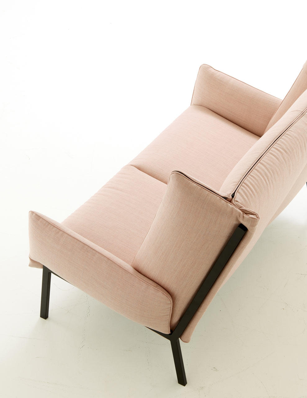 Beau-Fixe-Chair-LIGNE-ROSET-Inga-Sempe-1.jpg