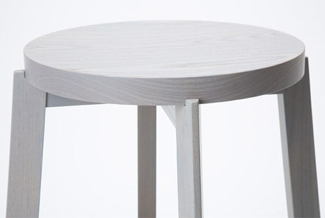 Two-Color-Stool-by-Naoya-Matsumoto-Design_rushi_sqa.jpg