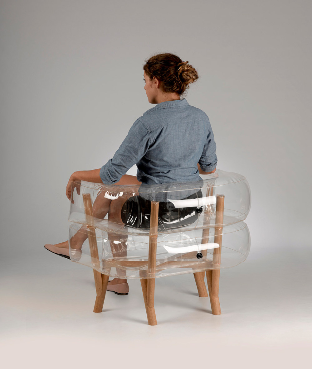 Anda-Inflatable-Chair-Tehila-Guy-1.jpg