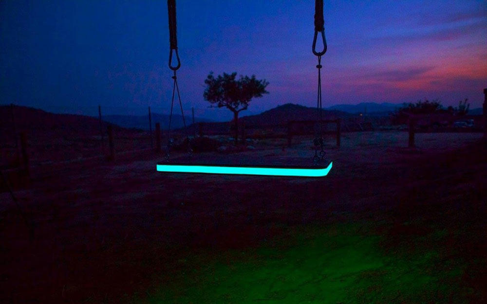 LED-Tree-Swing-German-Gonzalez-Garrido-1.jpg