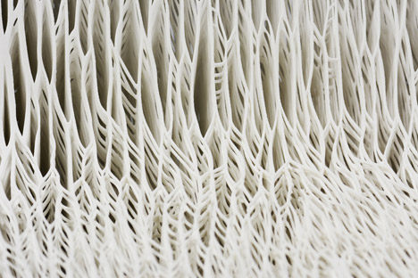 Biomimicry_3D_printed_soft_seat_by_Lilian_Van_Daal_rushi_sq_1.jpg