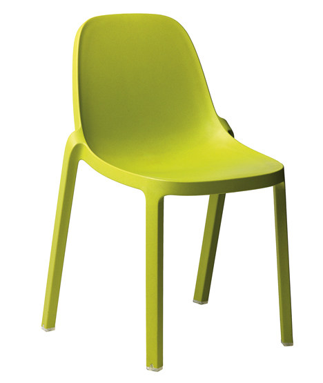 Broom-barstool-and-counter-stool-by-Philippe-Starck-for-Emeco_rushi_4sq.jpg