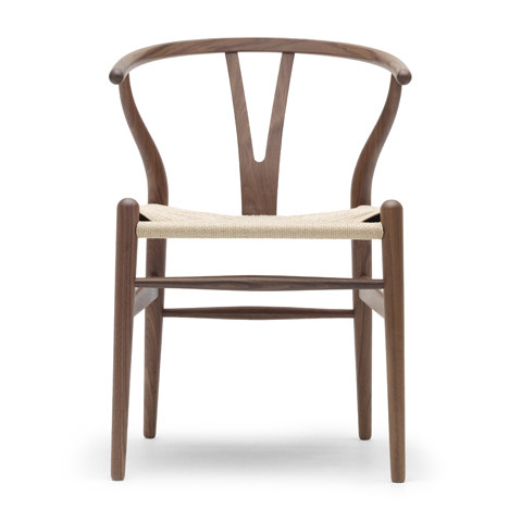 Wegner-exhibition-at-Designmuseum-Danmark_wishbone-chair-rushi_2sq.jpg