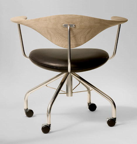 Wegner-exhibition-at-Designmuseum-Danmark_wishbone-chair-rushi_2sq.jpg