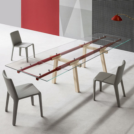 Tracks-Extendable-Table-by-Alain-Gilles-for-Bonaldo_rushi_sq.jpg