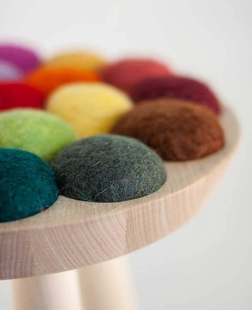 cool-with-wool-whimsical-stool-by-norwegian-designer-aud-julie-befring-3.jpg