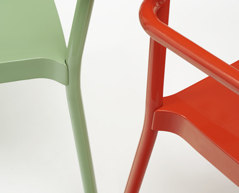 Grace-aluminium-furniture-collection-by-Samuel-Wilkinson_rushi_1sq.jpg