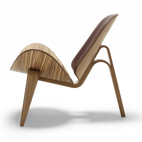 Carl-Hansen-and-Son-adopts-logo-designed-by-Hans-J.-Wegner-in-1950_rushi_1sq.jpg