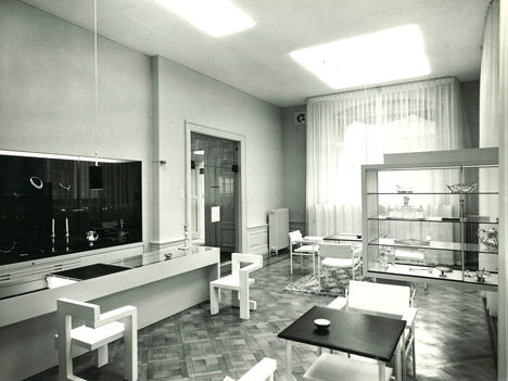 Gerrit-Rietveld-Steltman-chair-reissued_rushi_1.jpg