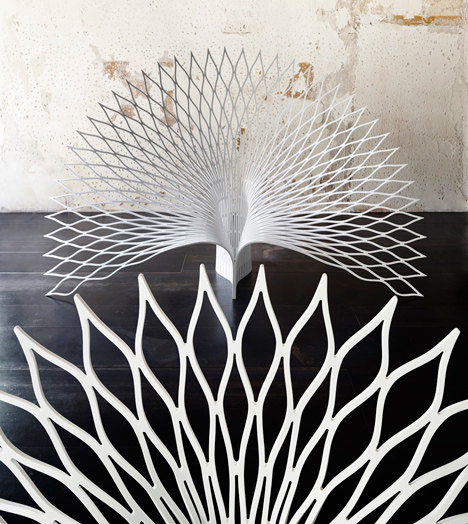 Peacock-chair-by-UUfie_rushi_2sq.jpg