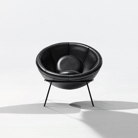 Bowl-chair-by-Lina-Bo-Bardi-reissued-by-Arper_rushi_1.jpg