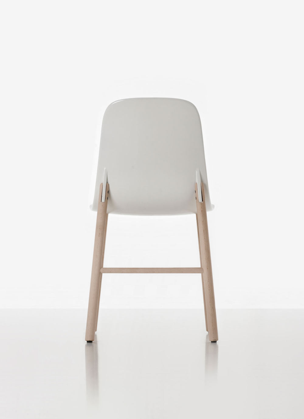 kristalias-new-chair-by-neuland-the-sharky-2.jpg