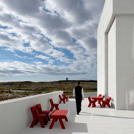 Fogo-Island-furniture-by-Ineke-Hans_rushi_17.jpg