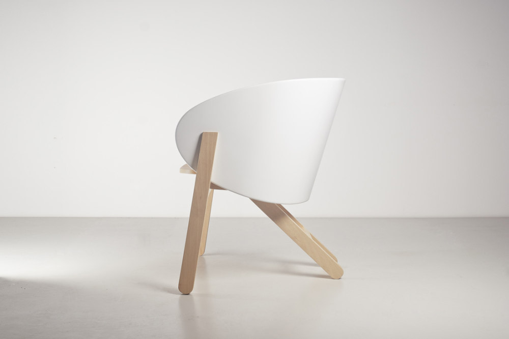 curva-chair-by-marco-sousa-santos-2.jpg