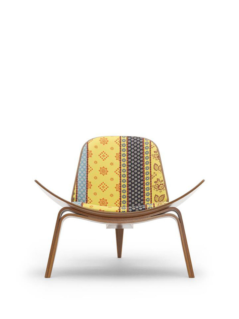 shell-chair-by-hans-wegner-50th-maharam-collaboration-1.jpg