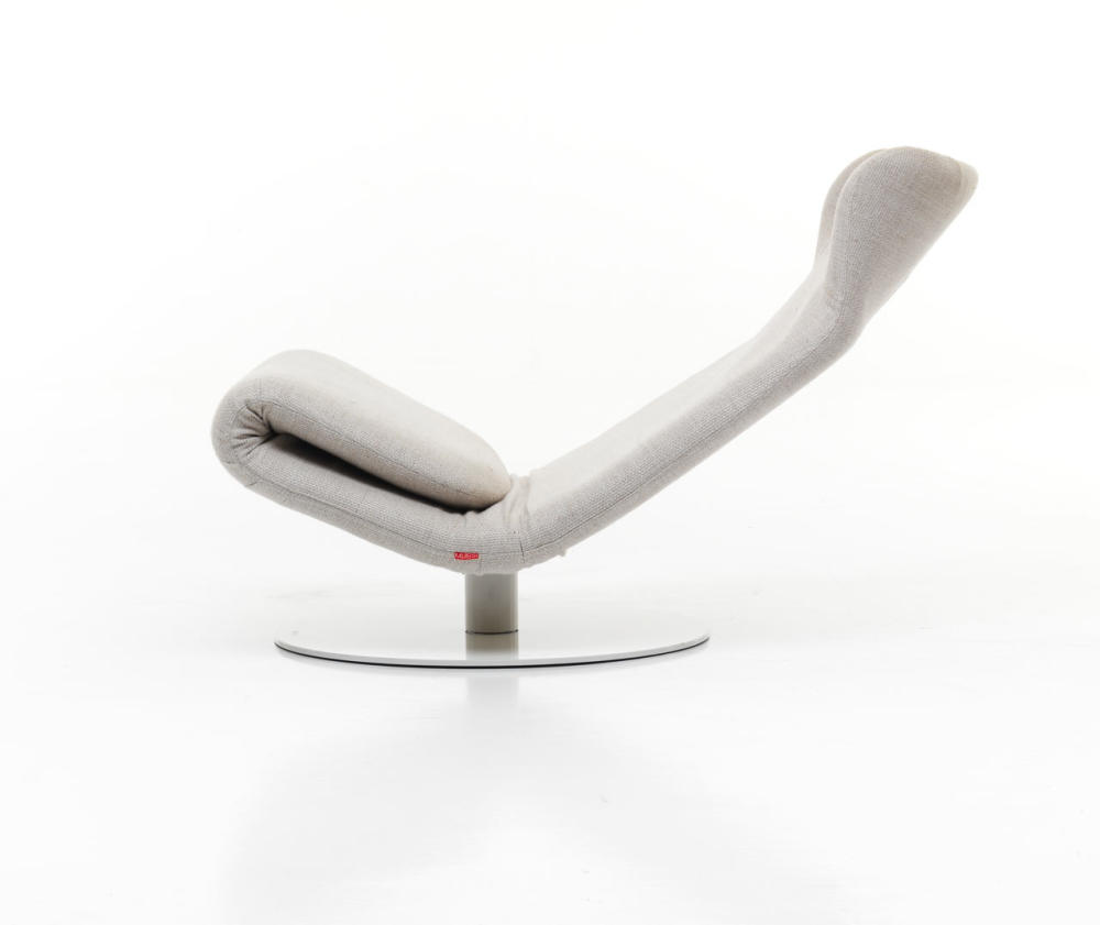 mussi-kangara-upright-modern-chaise-lounge.jpg