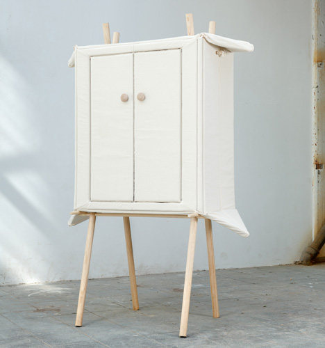 Pop-up-Linen-wardrobe-by-Renate-Nederpel_rushi_1.jpg