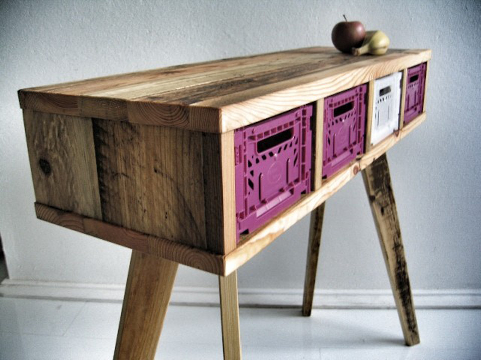 reclaimed-wood-furniture-by-sascha-akkermann-10.jpg