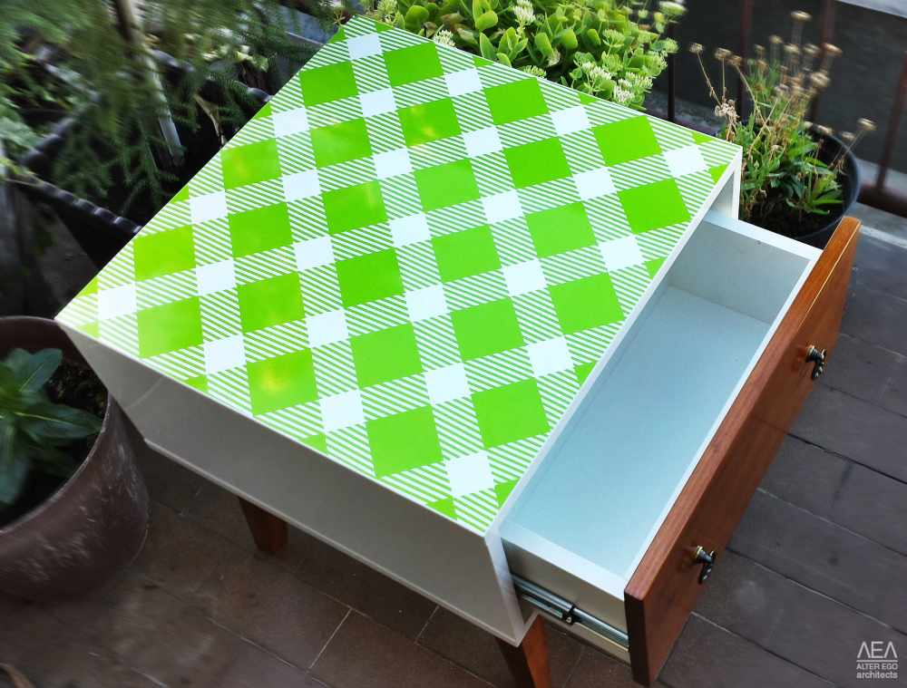 1381254806949ego_coffee_table_3.jpg