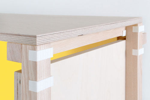 Minale-Maeda_Inside-Out-1-Desk.jpg