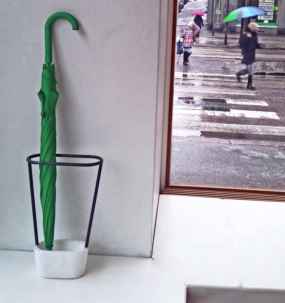 hoop-umbrella-stand-naknak-design_rushi_social.jpg