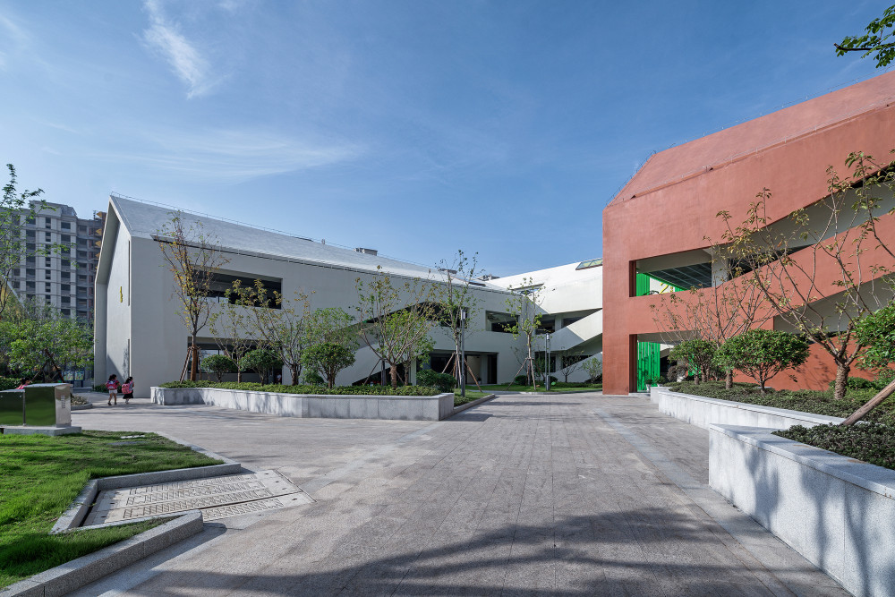 17_南侧小学教学楼内院丨Courtyard_Of_South_Primary_School_Building_©吴清山.jpg