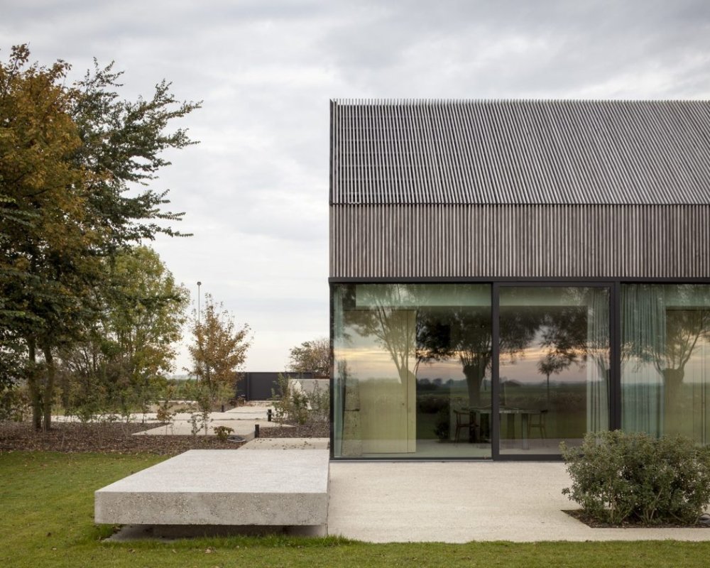 001-farmhouse-knokkeheist-govaert-vanhoutte-architects-1050x840.jpg