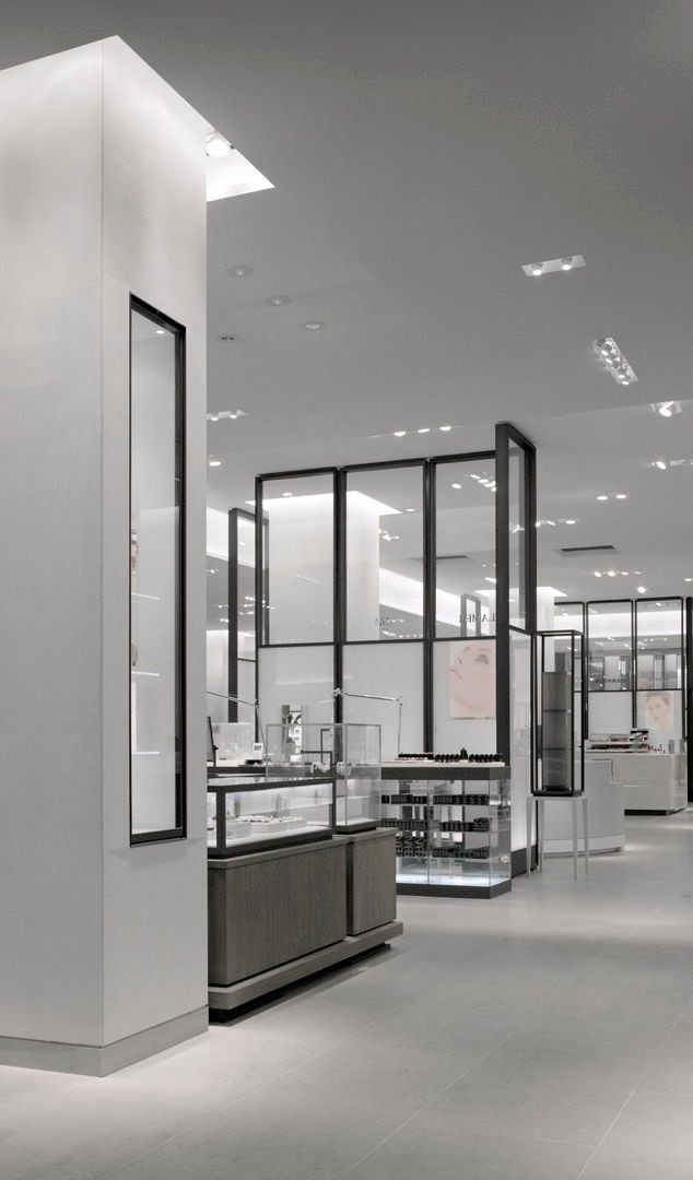 Holt_Renfrew_Main_Floor_900.jpg