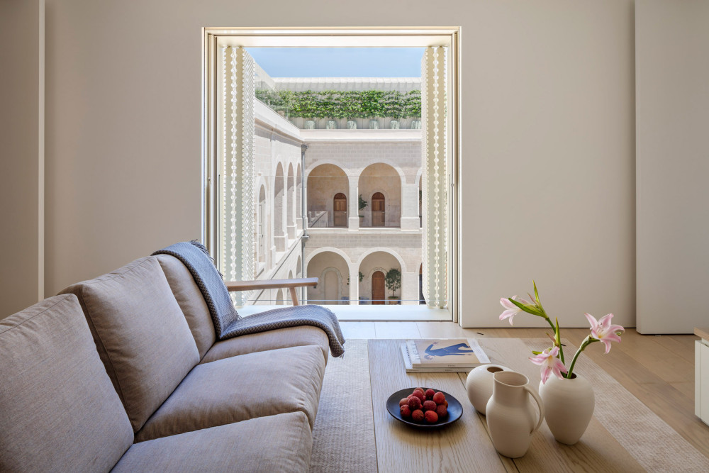 The Jaffa Residencesl in Israel | John Pawson出品_jaffa-residences-john-pawson-interiors-hotel-israel_dezeen_2364_col_0.jpg