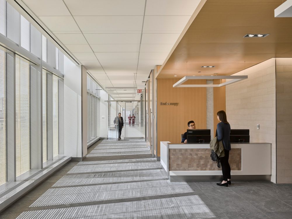 HOK-DHKC-F.OUDEMAN©-04_Sky_Lobby__P.jpg