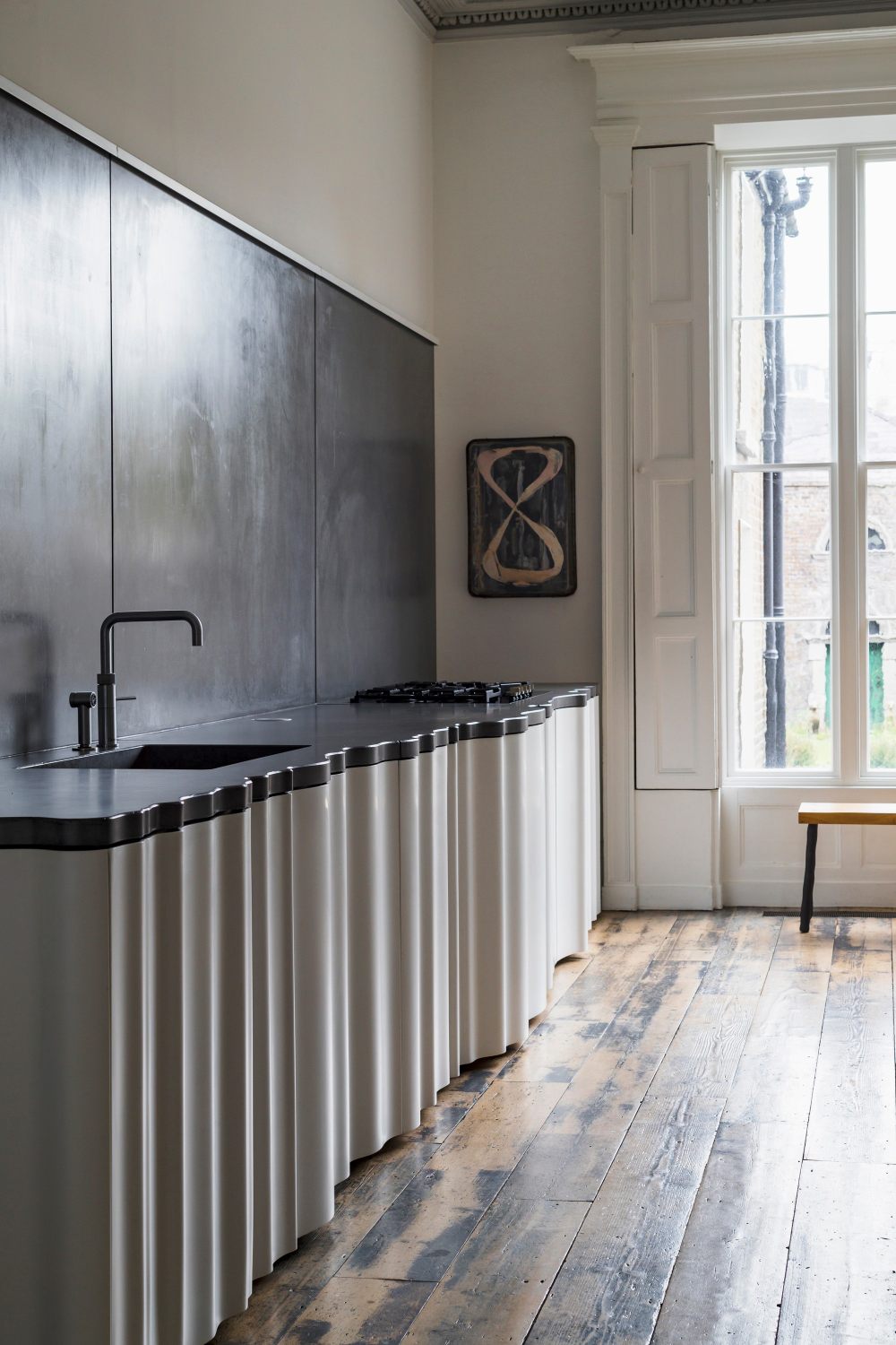 D2_Townhouse_thermoformed_Corian_and_concrete_kitchen_Design_by_Jake_Moulson__Image_©Tim_Crocker_1122.jpg