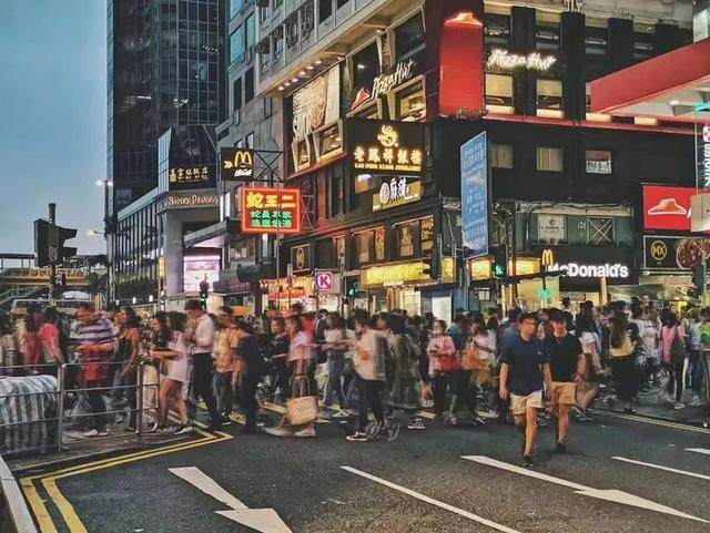 香港住宿好选择｜这座闹中取静的高性价比酒店，还拥有“香港最佳酒吧”之一_香港住宿好选择｜这座闹中取静的高性价比酒店，还拥有“香港最佳酒吧”之一-2.jpg