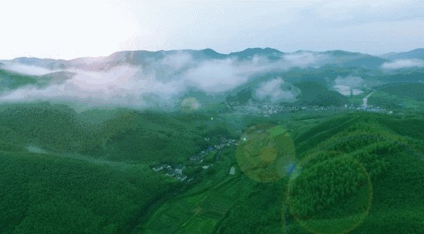 杭州1h车程，这个宝藏小县城新民宿井喷，一个周末就能私奔到山野~_杭州1h车程，这个宝藏小县城新民宿井喷，一个周末就能私奔到山野~-2.jpg