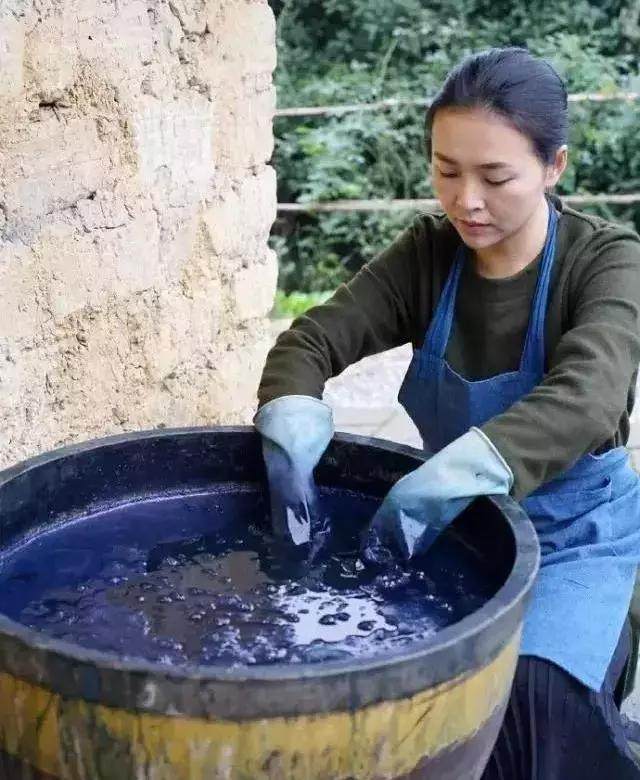 从最美女主播到乡间小裁缝，她带三个娃，过上了无数人艳羡的生活_从最美女主播到乡间小裁缝，她带三个娃，过上了无数人艳羡的生活-13.jpg