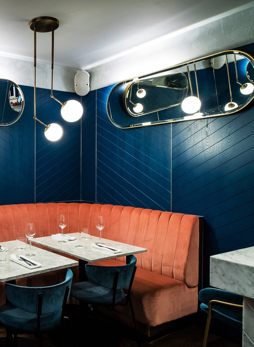 clerkenwell-grind-biasol-restaurants-bars-interiors-london-uk_dezeen_2364_col_11.jpg