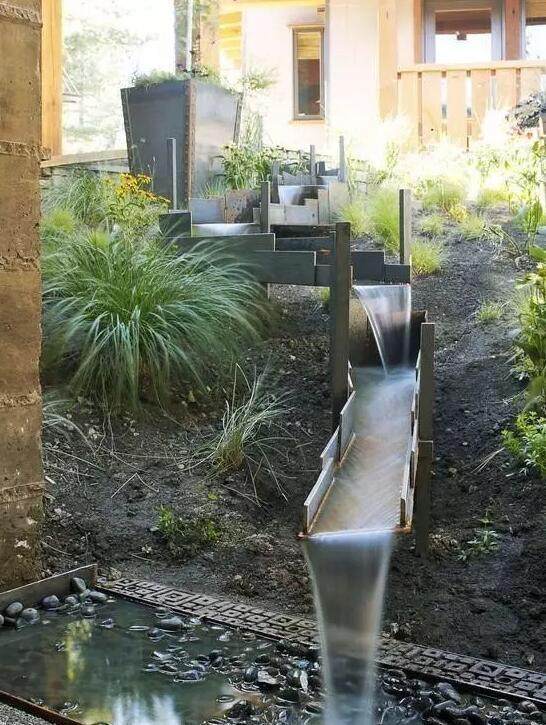 值得参考的12个庭院水景設計，让你感受到夏日的惬意与凉意！_值得参考的12个庭院水景設計，让你感受到夏日的惬意与凉意！-4.jpg