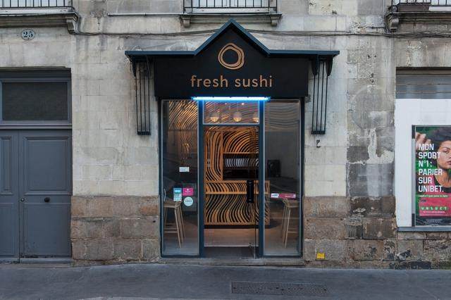 法国FRESH SUSHI寿司餐廳 变幻曲线 虚幻空间 高級餐廳設計案例_法国FRESH SUSHI寿司餐廳 变幻曲线 虚幻空间 高級餐廳設計案例-6.jpg