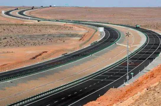 世界最长沙漠公路在中国！500公里无人区，从北京美到新疆-30.jpg