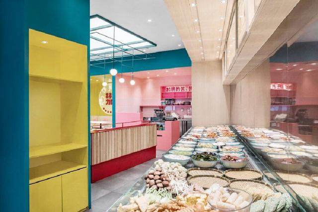 这家麻辣烫的餐饮空间空间設計，将颜色玩出了新极致-5.jpg