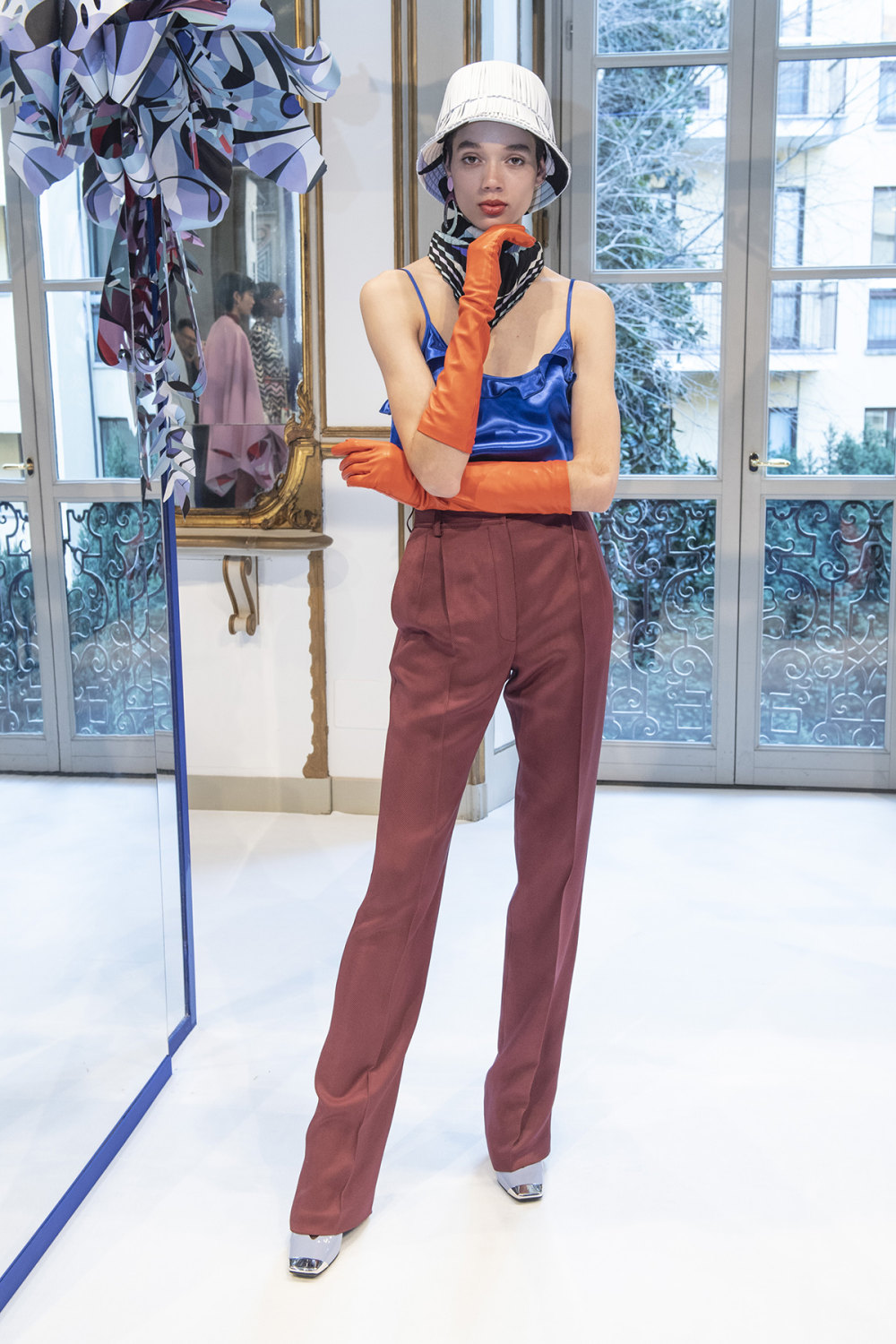Emilio Pucci时装系列搭配运动裤以及六十年代流苏的条纹雪纺上衣-10.jpg