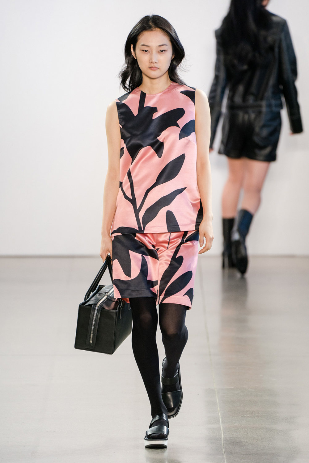 Claudia Li时装系列另一种設計用于针织毛衣的胖乎乎的蓬松袖子-6.jpg