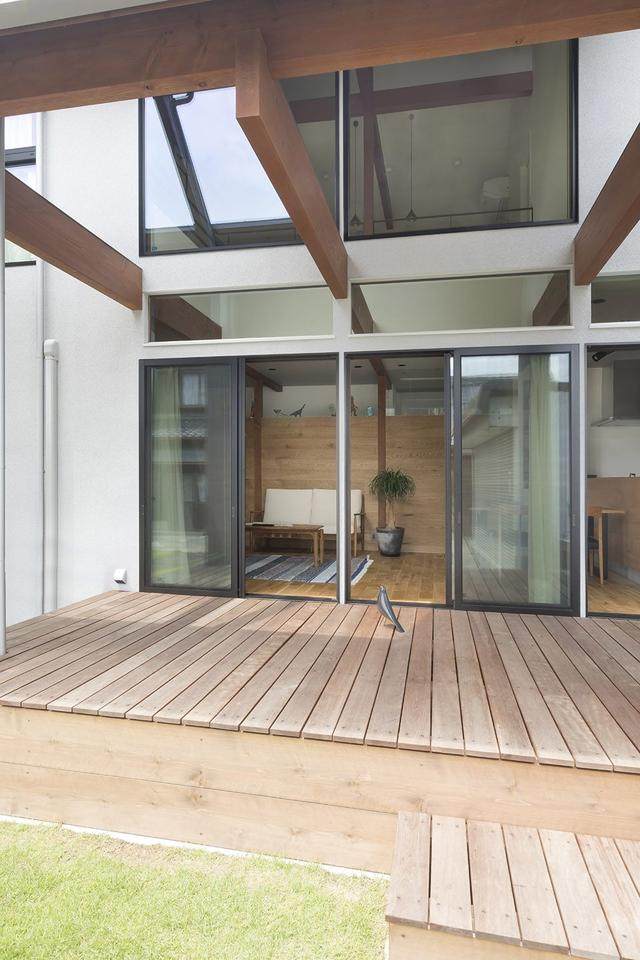 甲南住宅空间，日本滋贺——用房檐和露台连接场景空间与室外-7.jpg