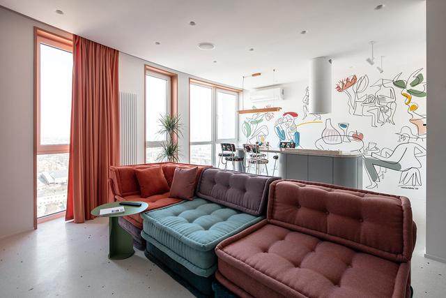 位于基辅的一套74平现代公寓，明亮多彩的点缀图案给空间带来生机-2.jpg