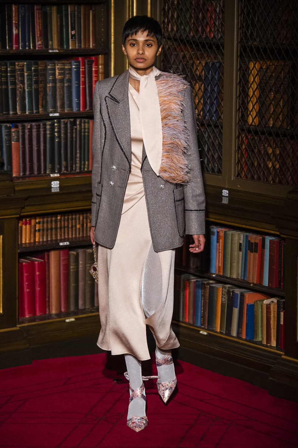 Peter Pilotto时装系列礼服外套是亮橙色雪尼尔羊毛饰有粉色薄纱-3.jpg
