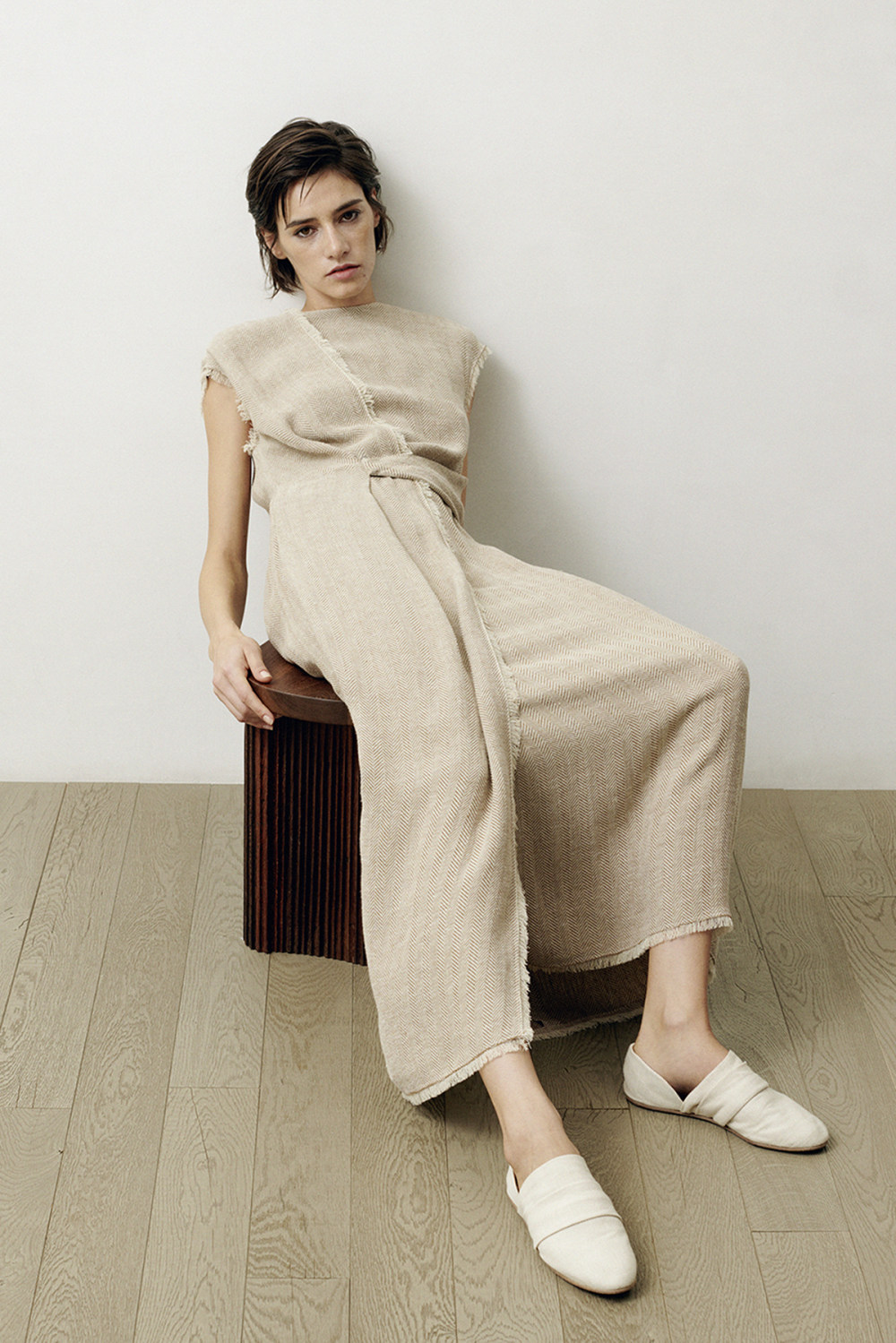 Dusan时装系列超轻羊绒和真丝针织阔腿亚麻裙裤和日本手压金属裙-15.jpg