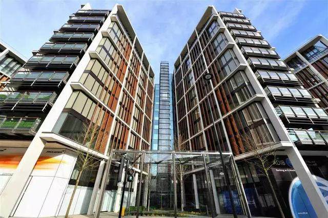 万科“最大胆”的住宅空间：罗杰斯設計上海中兴路一号-12.jpg