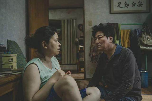 富人住混凝土豪华住宅，穷人睡地下室，贫富差距是个永恒的话题-10.jpg