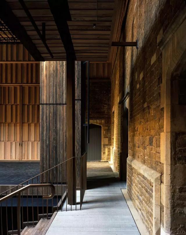 马厩改造成剧院，并获設計大奖，这才是最好的扩建-39.jpg
