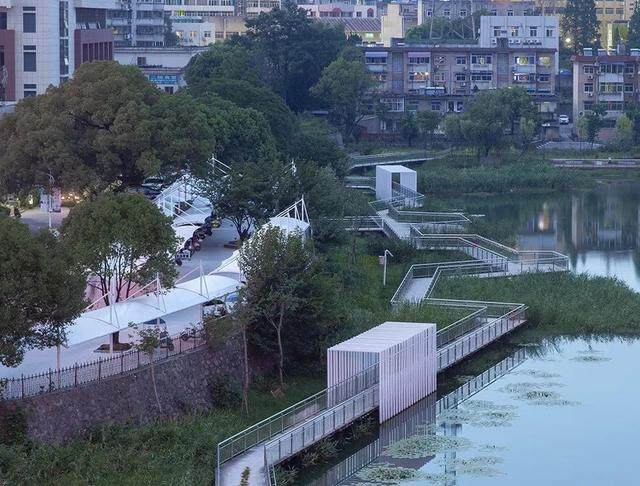 化腐朽为生机 | 一段老城区护城河遗迹的景观与海绵化改造-2.jpg